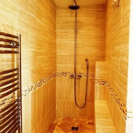 Luxury Three Bed In Just A Couple Of Minutes Walk To The Palais And Beaches 669 Apartment Cannes